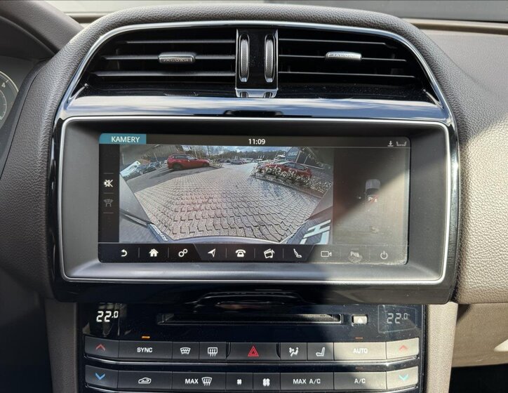 Jaguar F-Pace SUV 2,0 l 132 kw