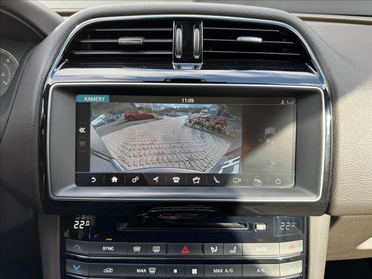 Jaguar F-Pace SUV 2,0 l 132 kw