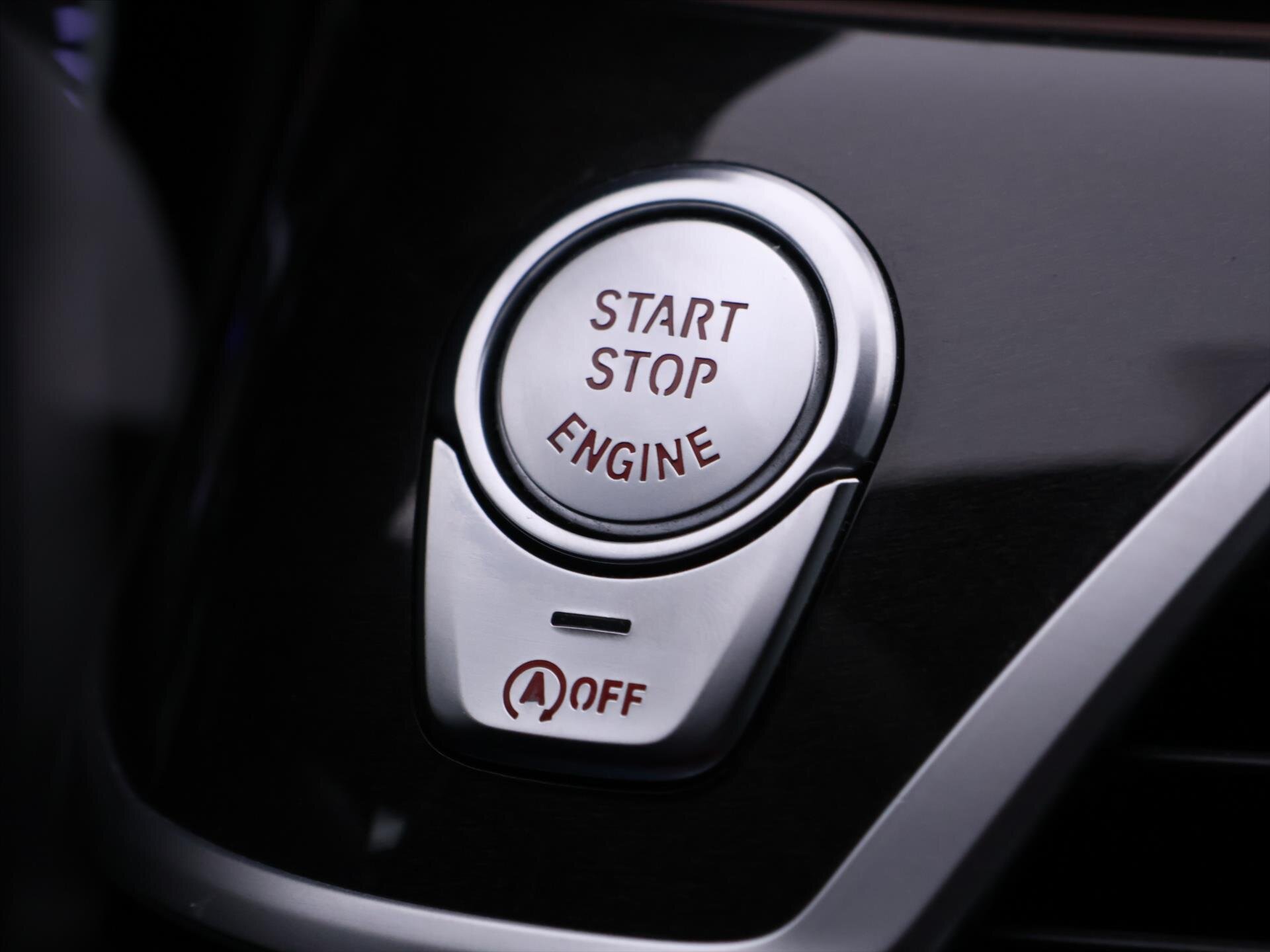 BMW Řada 7 Sedan 4,4 l 330 kw