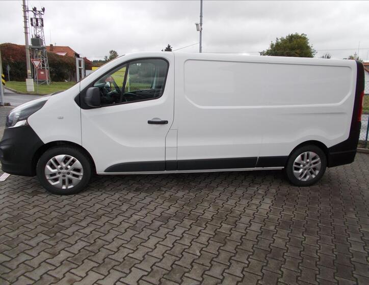 Opel Vivaro 4
