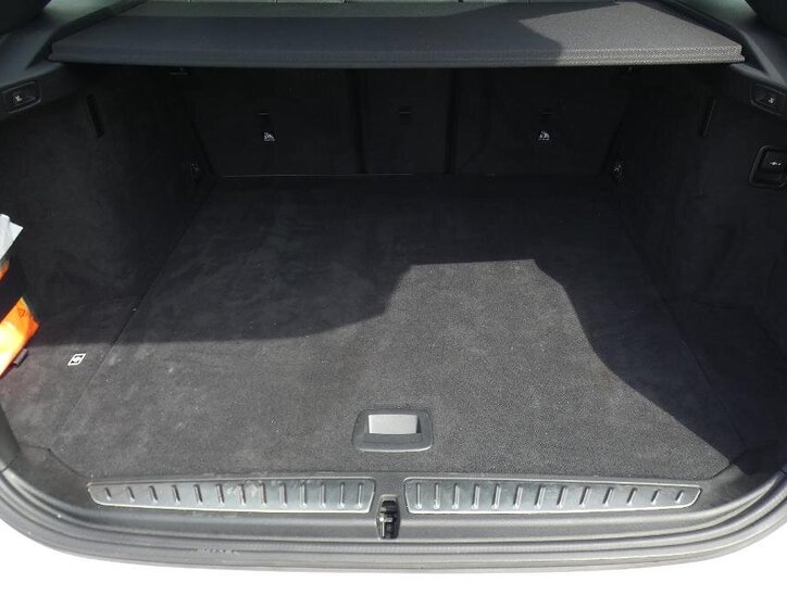 BMW Řada 6 Liftback 3,0 l 195 kw