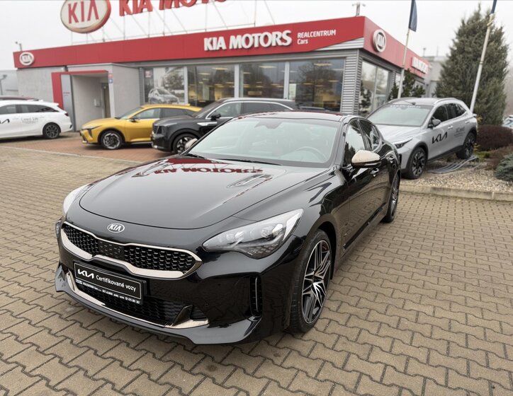 KIA Stinger Hatchback 3,3 l 269 kw