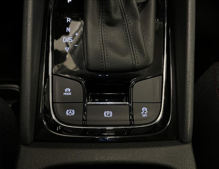 Škoda Karoq SUV / Terénní 1,5 l 110 kw