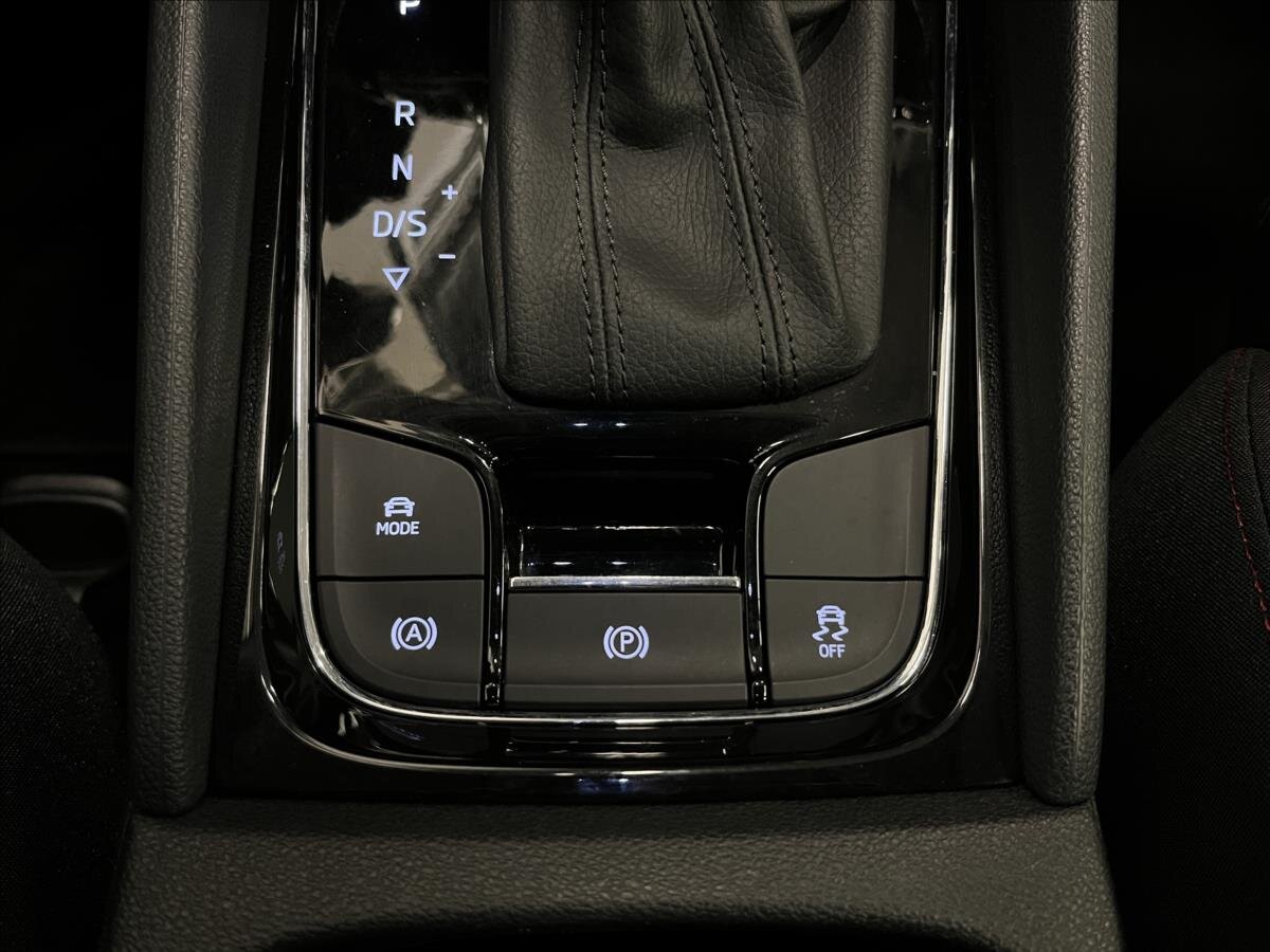 Škoda Karoq SUV / Terénní 1,5 l 110 kw