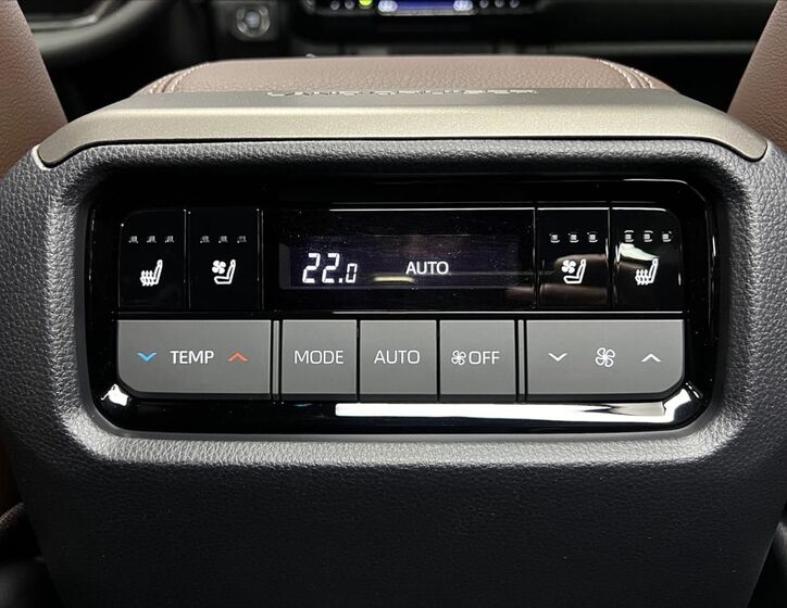 Toyota Land Cruiser 30