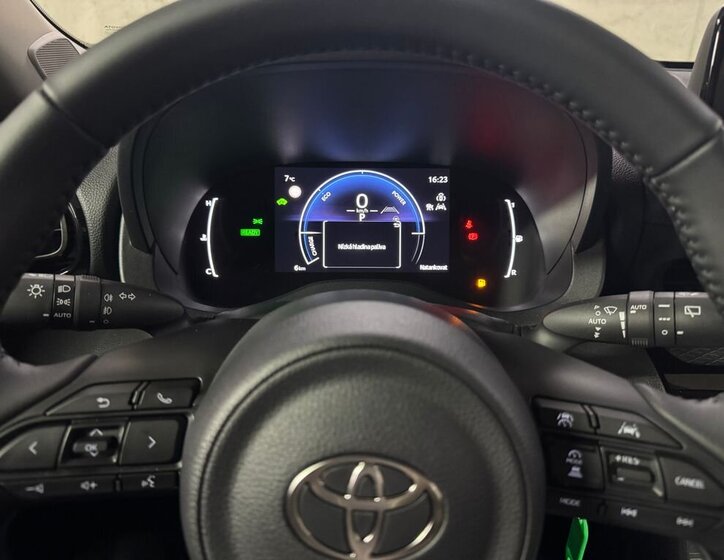 Toyota Yaris Cross SUV 1,5 l 68 kw