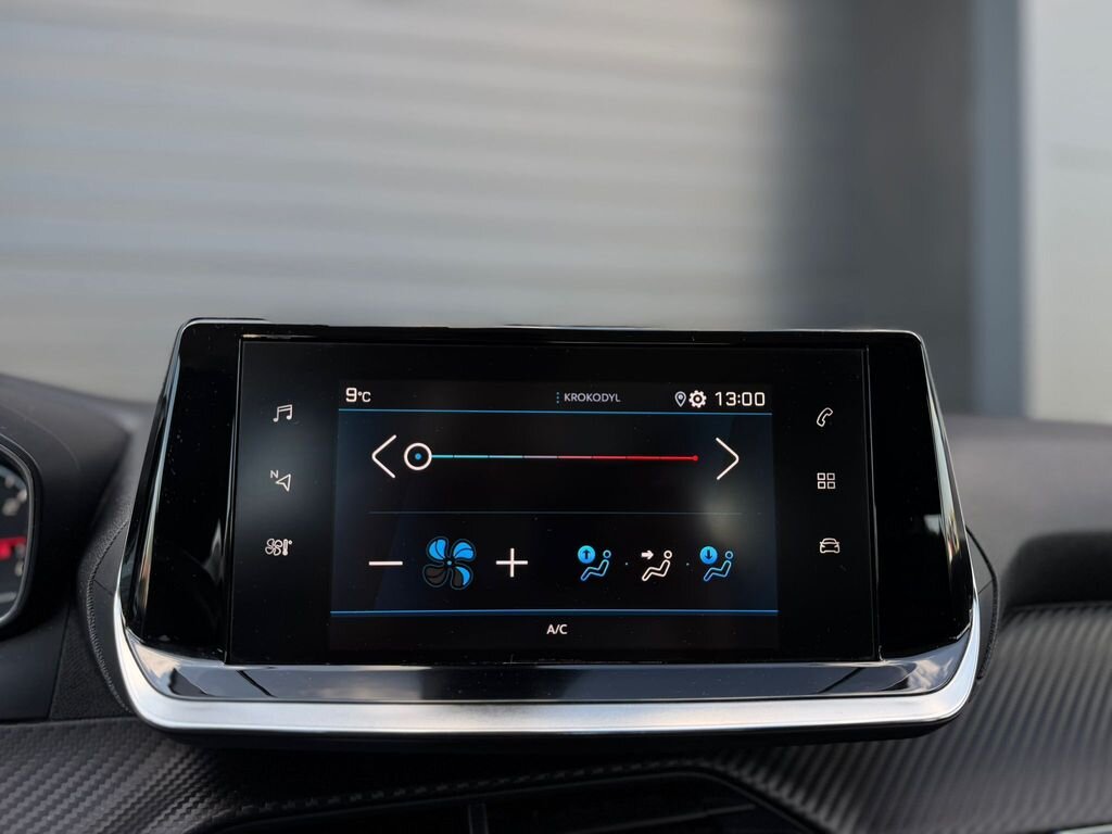 Peugeot 208 Hatchback 1,2 l 74 kw