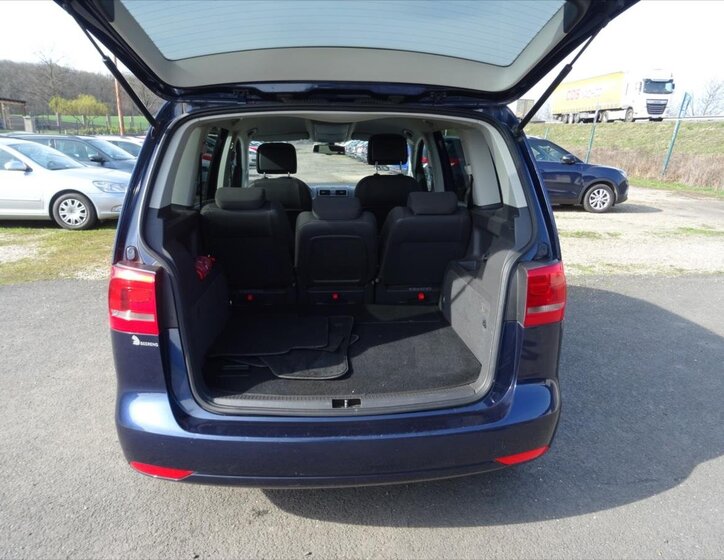 Volkswagen Touran MPV 1,2 l 77 kw