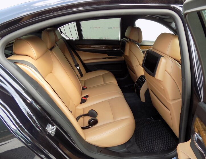 BMW Řada 7 Sedan / Limuzína 3,0 l 225 kw