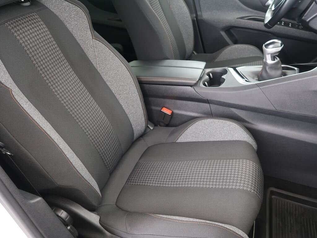 Peugeot 5008 SUV 1,2 l 96 kw