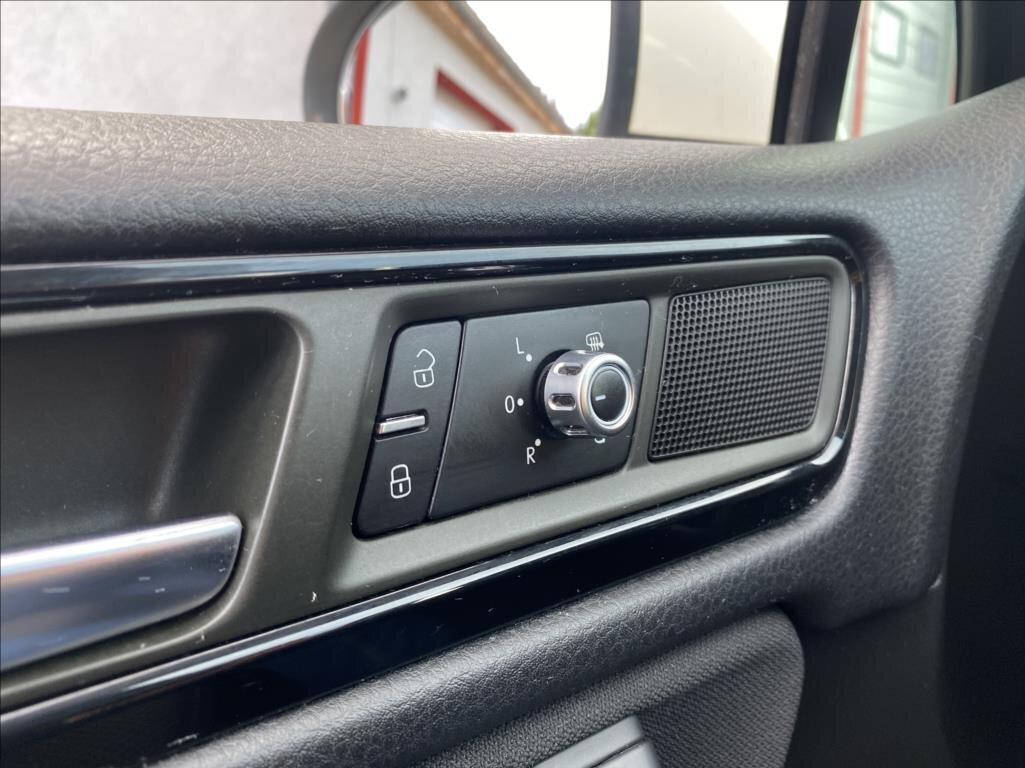 Volkswagen Touareg SUV / Terénní 3,0 l 176 kw