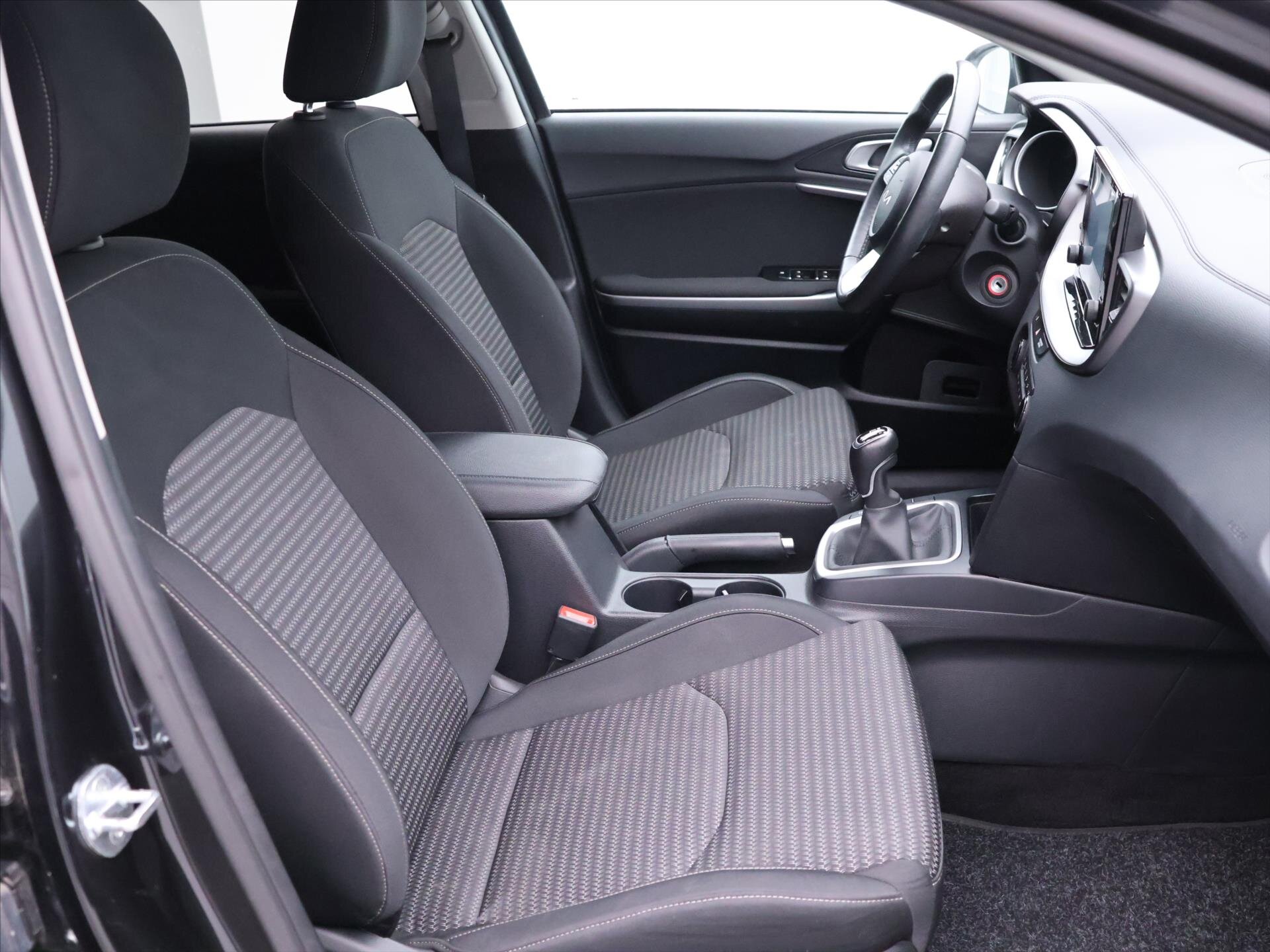 KIA Ceed Hatchback 998,0 74 kw