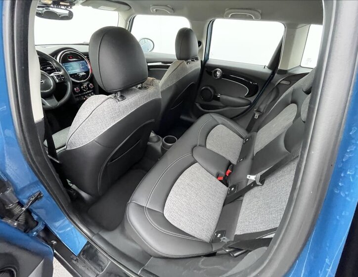 Mini Cooper Hatchback 1,5 l 100 kw