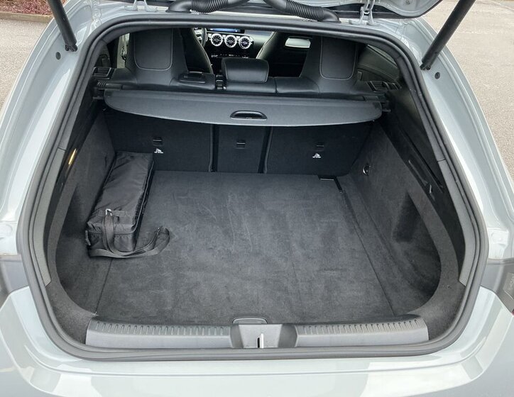 Mercedes-Benz CLA Sedan / Limuzína 2,0 l 110 kw