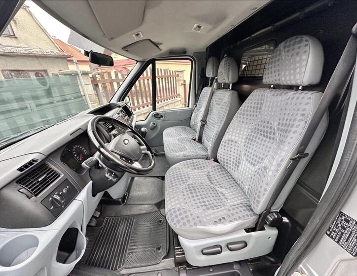 Ford Transit 12
