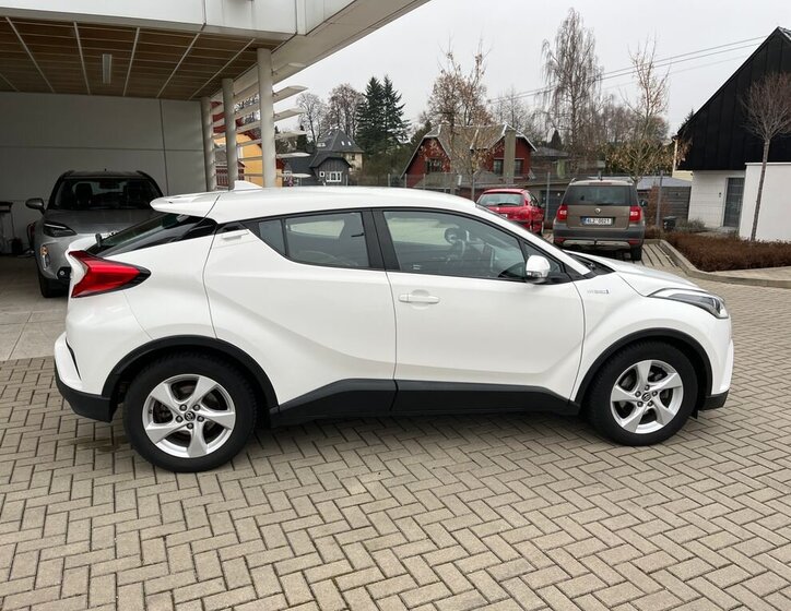 Toyota C-HR 7