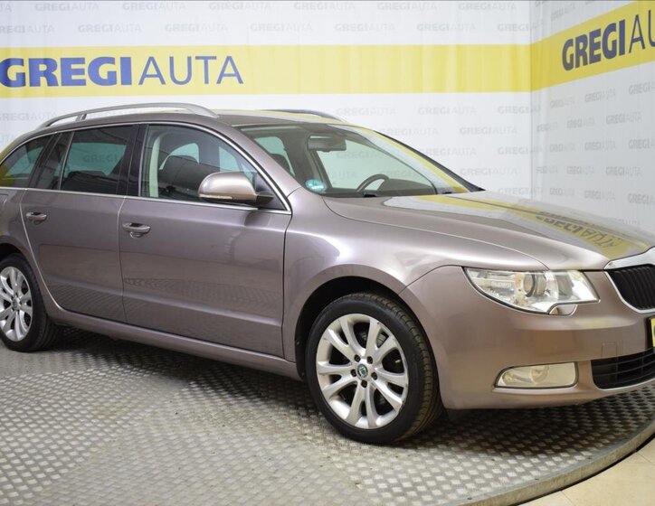 Škoda Superb Kombi 1,8 l 118 kw