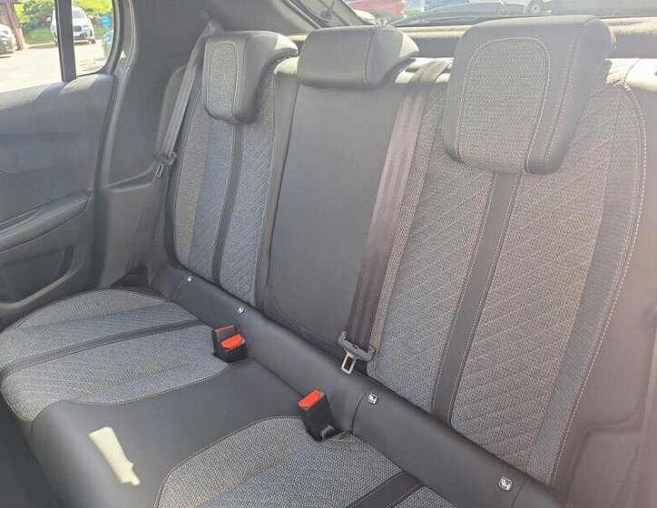 Peugeot 208 Hatchback 1,2 l 74 kw