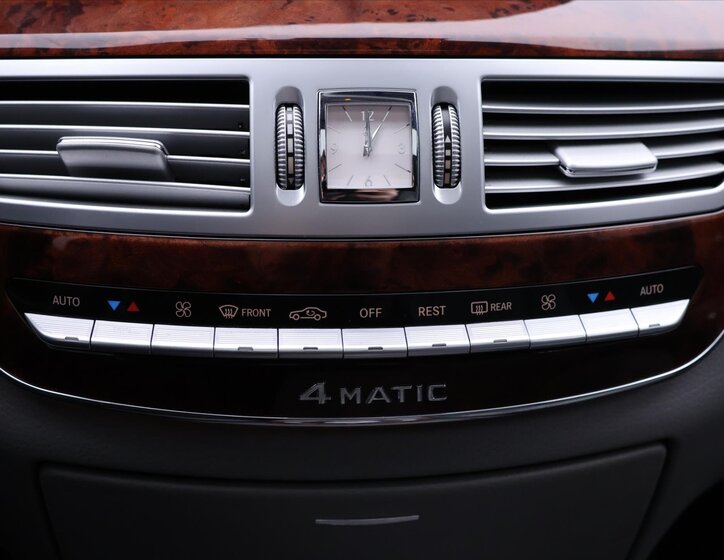 Mercedes-Benz Třídy S 28