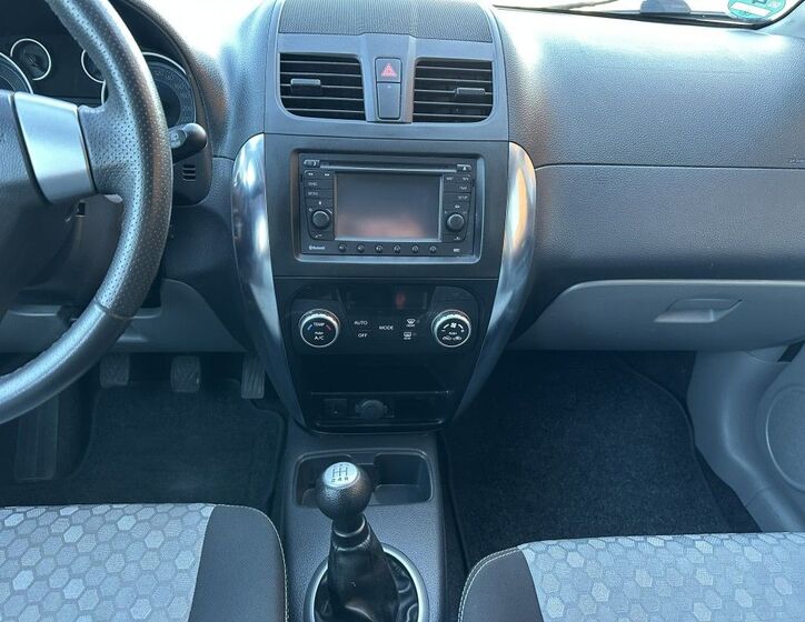 Suzuki SX4 13