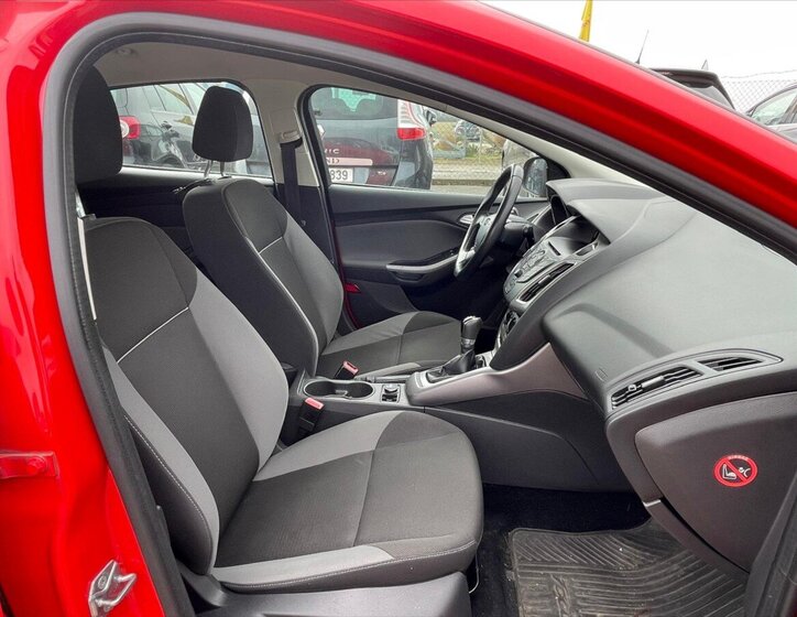 Ford Focus Hatchback 998,0 74 kw