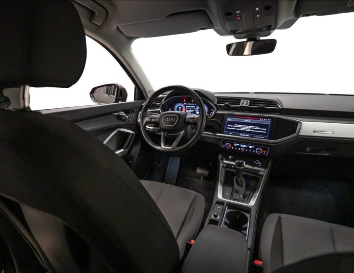Audi Q3 SUV / Terénní 1,5 l 110 kw