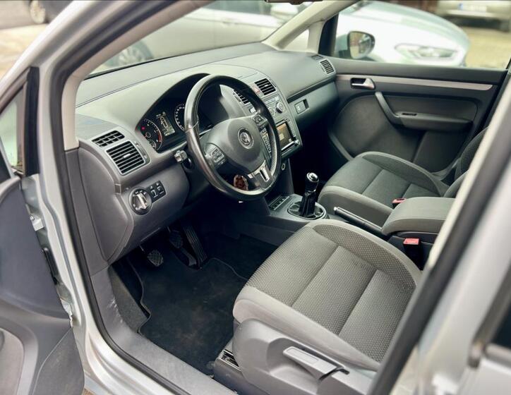 Volkswagen Touran 11