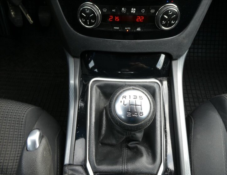 Peugeot 508 Sedan / Limuzína 1,6 l 115 kw