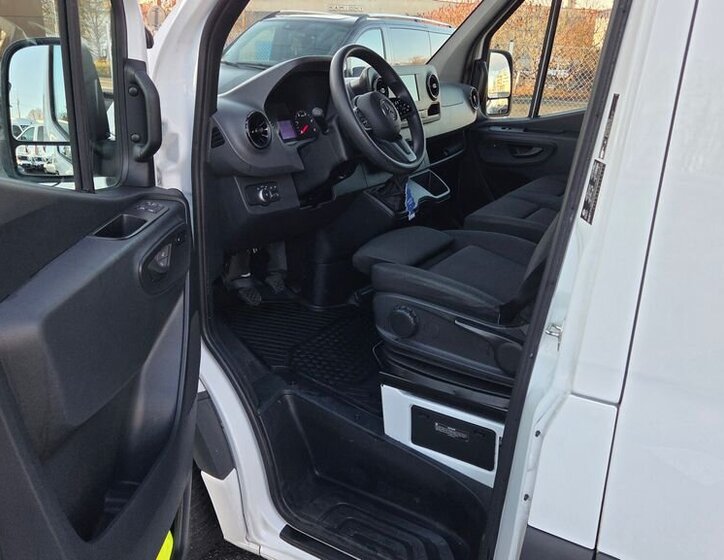 Mercedes-Benz Sprinter 10