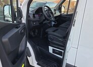 Mercedes-Benz Sprinter 10