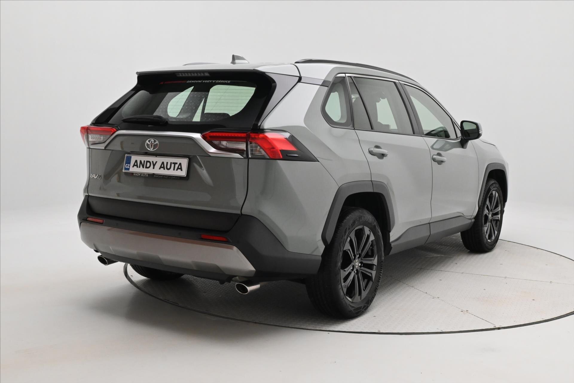 Toyota RAV4 SUV / Terénní 2,0 l 129 kw