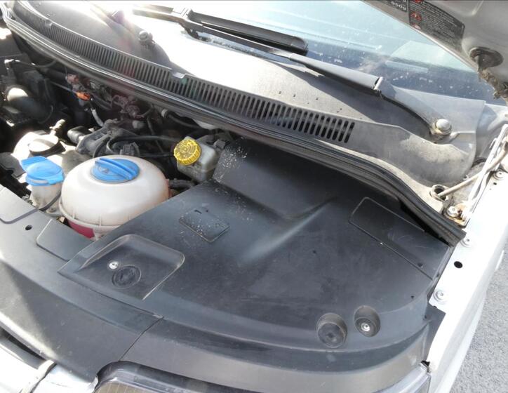 Volkswagen Caravelle 40