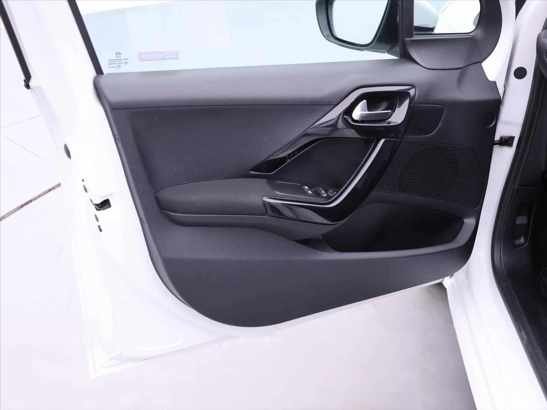 Peugeot 208 Hatchback 1,2 l 60 kw