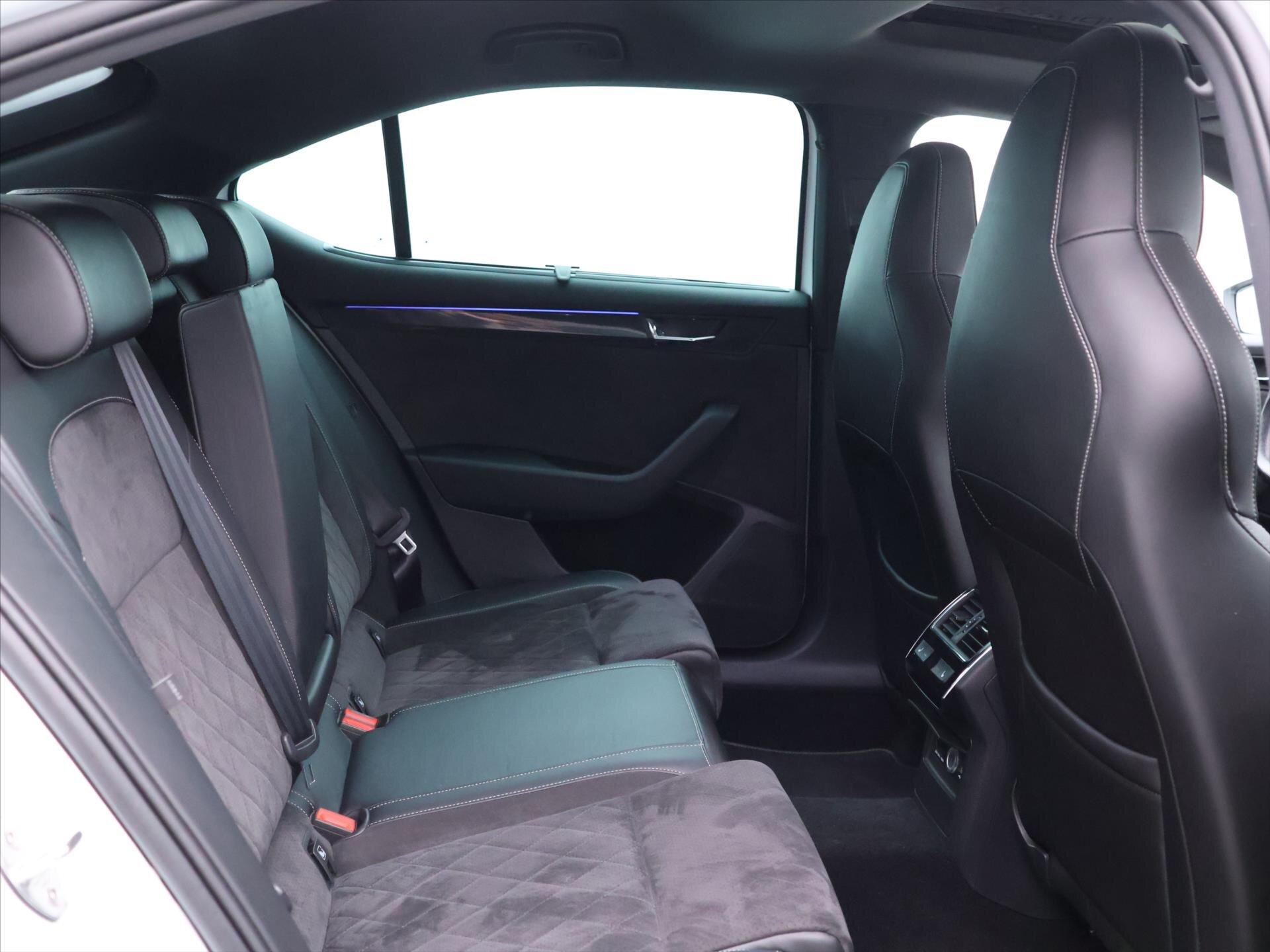 Škoda Superb Liftback 1,8 l 132 kw