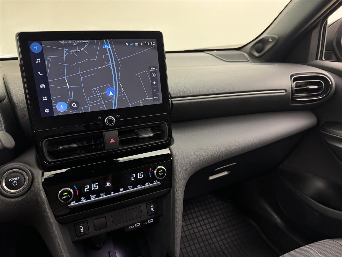 Toyota Yaris Cross SUV 1,5 l 96 kw