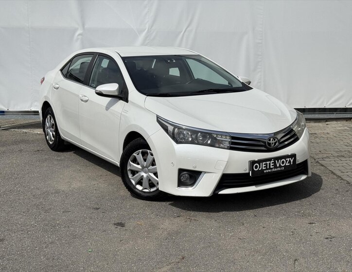 Toyota Corolla Sedan / Limuzína 1,6 l 97 kw