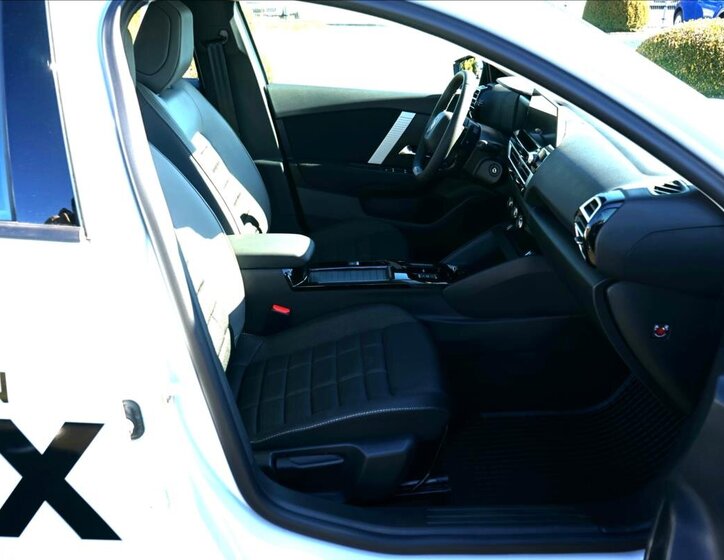 Citroën C4 X Sedan / Limuzína 1,2 l 96 kw