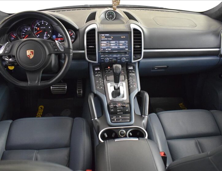Porsche Cayenne SUV / Terénní 4,8 l 405 kw