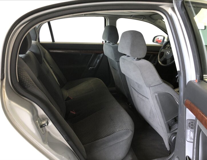 Opel Vectra Sedan 2,2 l 108 kw