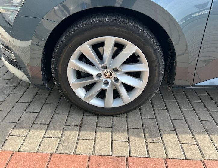 Škoda Superb Kombi 2,0 l 110 kw