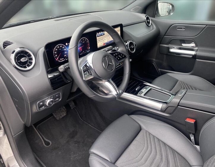 Mercedes-Benz Třídy B Hatchback 1,3 l 120 kw