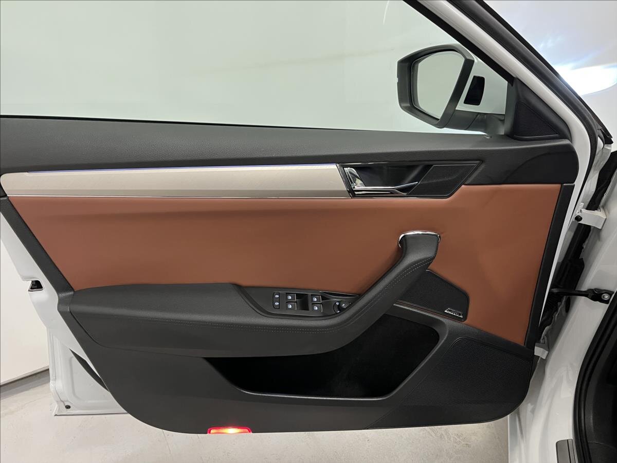 Škoda Superb Liftback 1,4 l 160 kw