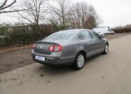 Volkswagen Passat Sedan 2,0 l 103 kw