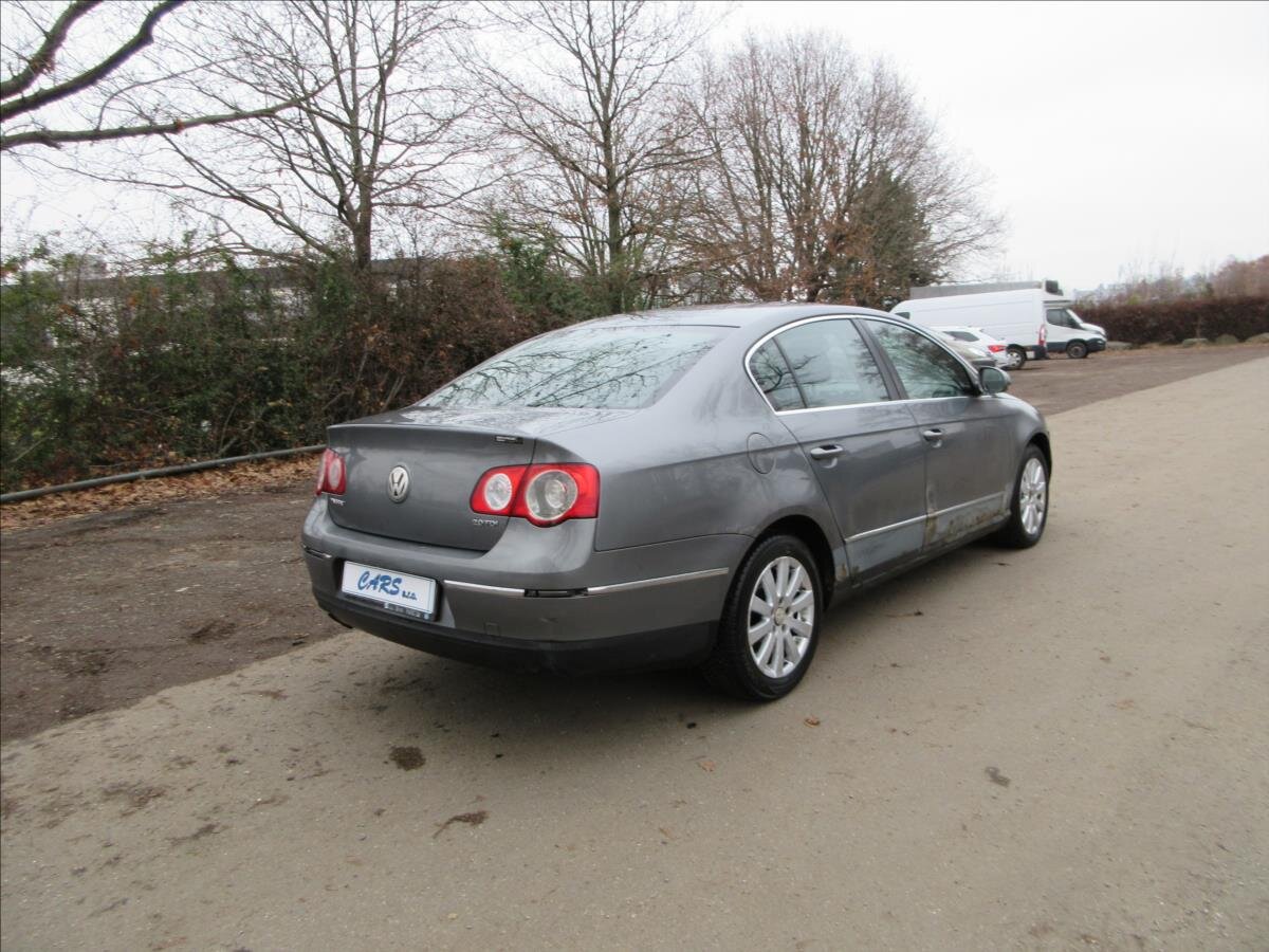 Volkswagen Passat Sedan 2,0 l 103 kw