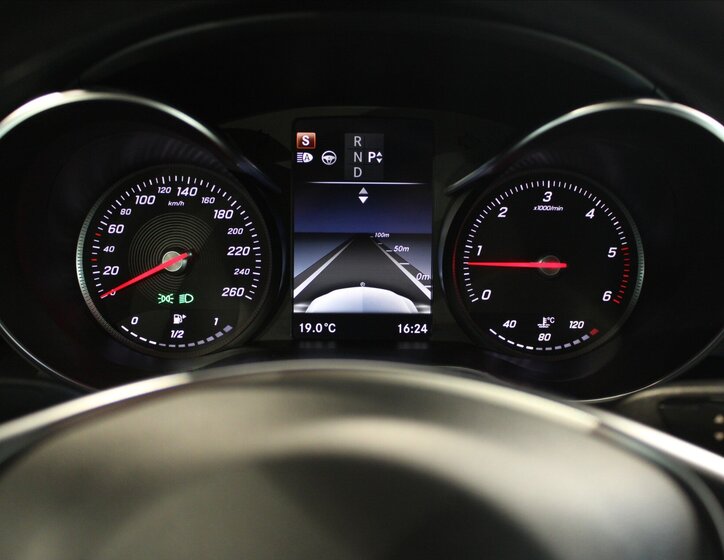 Mercedes-Benz Třídy C Kupé 2,1 l 150 kw