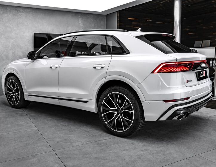 Audi SQ8 7
