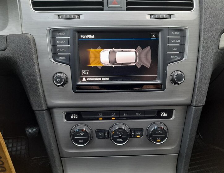 Volkswagen Golf Hatchback 1,2 l 81 kw