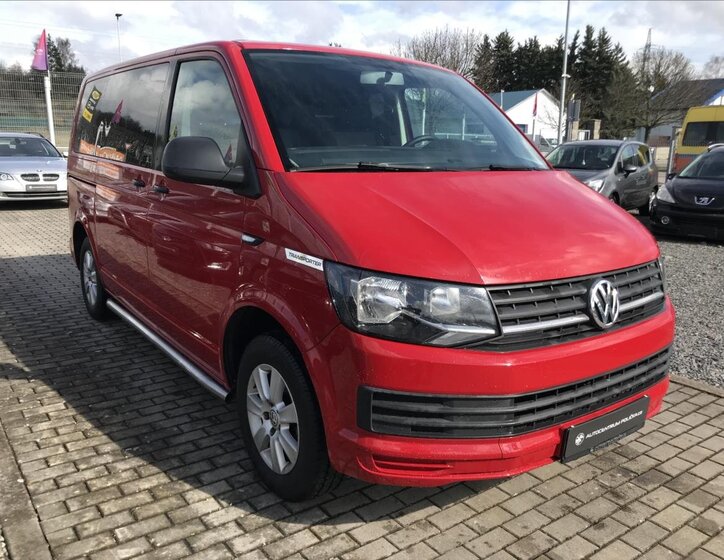 Volkswagen Transporter Kombi 2,0 l 62 kw