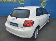 Toyota Auris Hatchback 1,3 l 74 kw