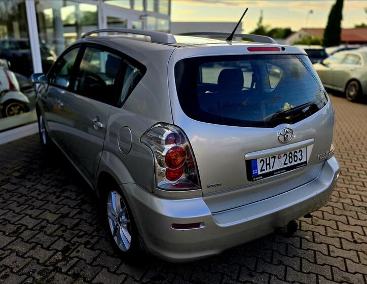 Toyota Corolla Verso 10